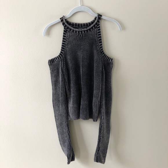 Forever 21 Sweaters - Forever 21 • cold shoulder sweater